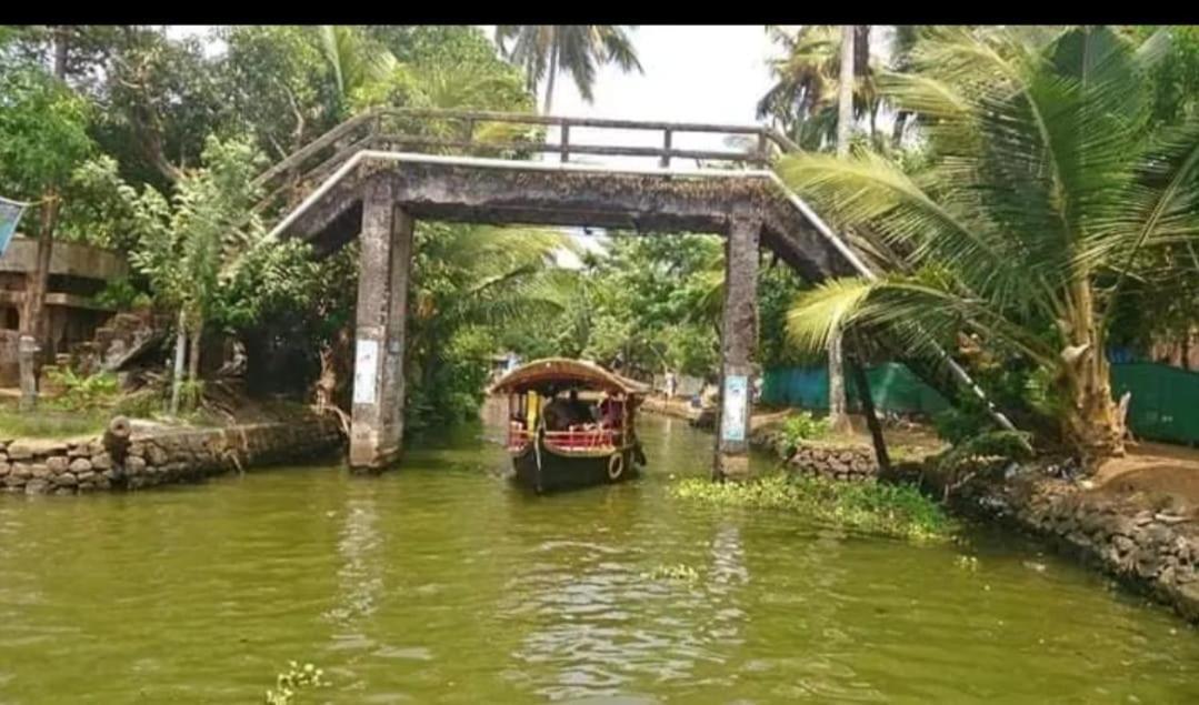 The Blues Hotel Alappuzha Exterior photo